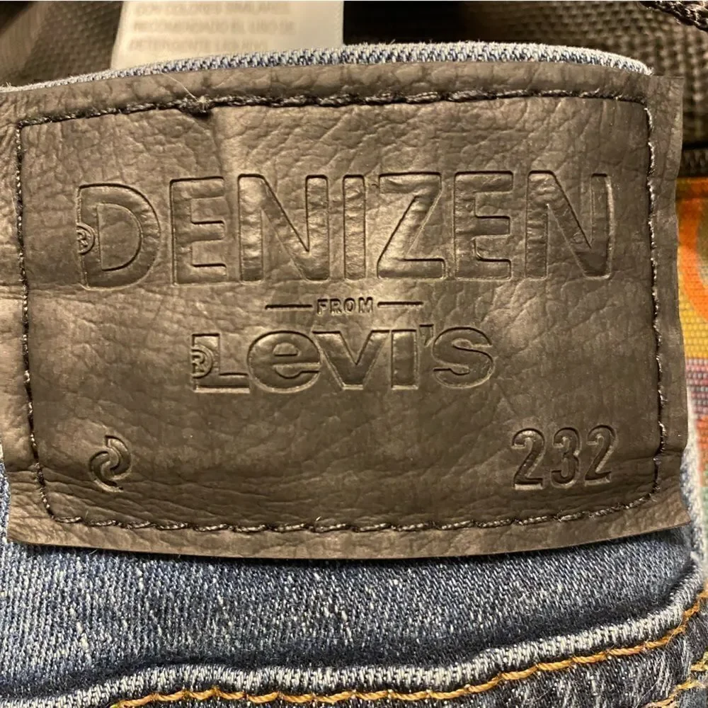 Levi’s Denizen Slim Straight Fit Blue Jeans size 36x34see pics re measurements
